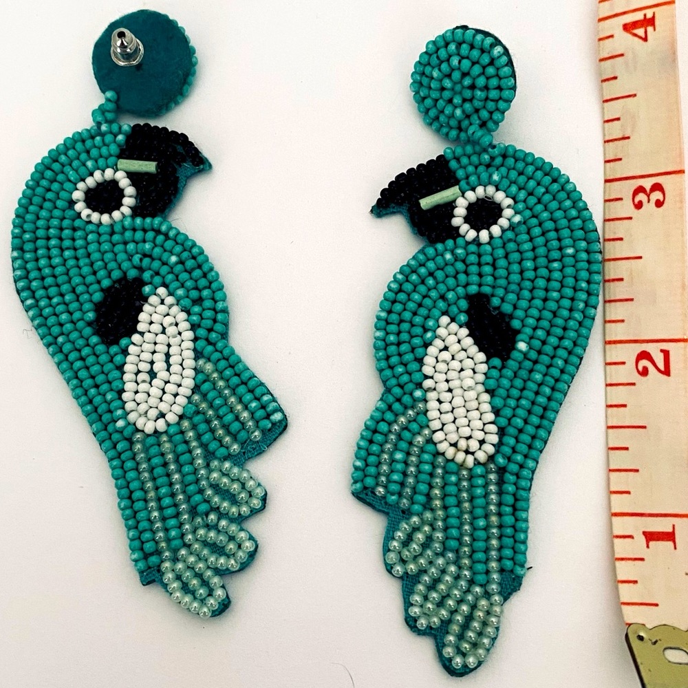🛍️Fun Beaded Parrot Dandle Earrings. Perfect for Summer!